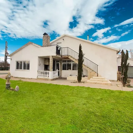 Villa In Villamuriel With Pool And Barbecue *