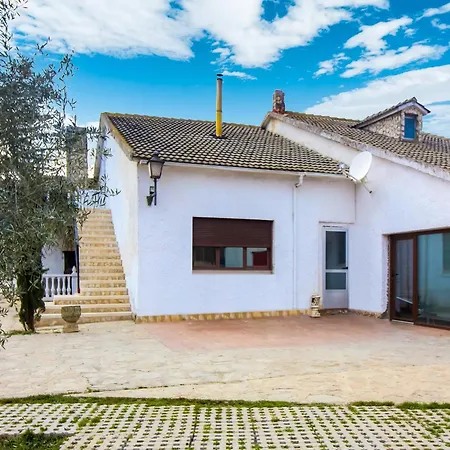 In Villamuriel With Pool And Barbecue * Villamuriel De Cerrato