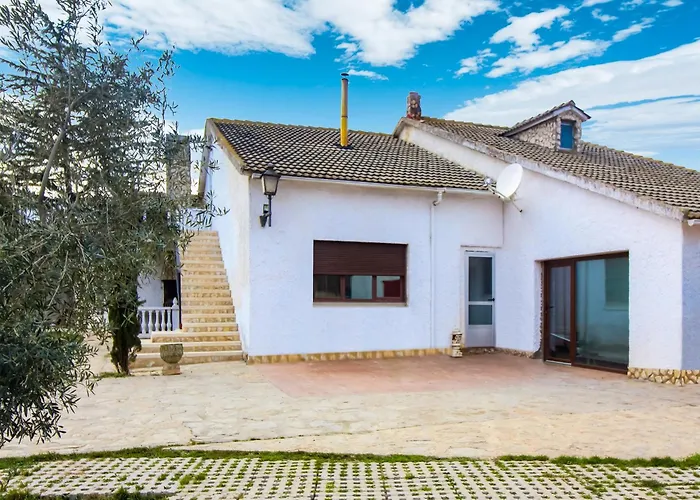 In Villamuriel With Pool And Barbecue * Villamuriel De Cerrato