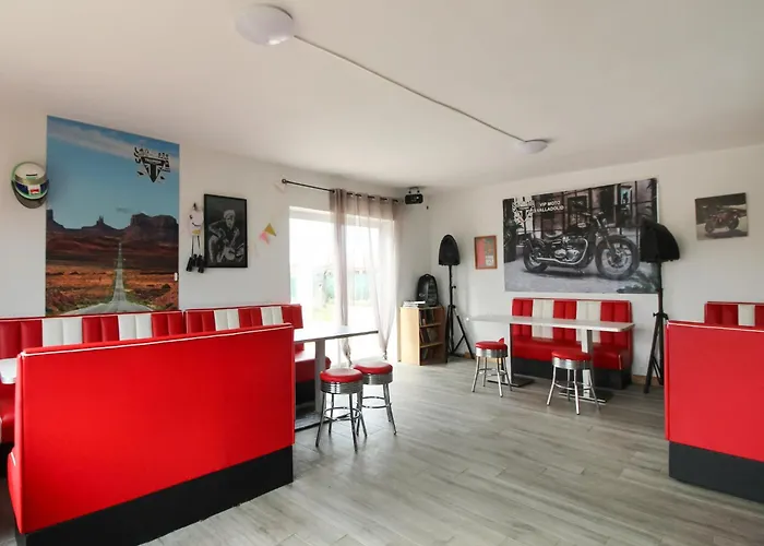 In Villamuriel With Pool And Barbecue Villa *