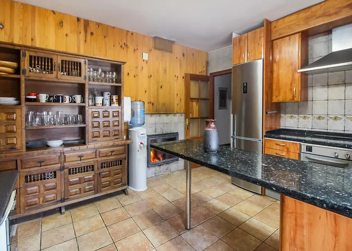 Villa In Villamuriel With Pool And Barbecue *