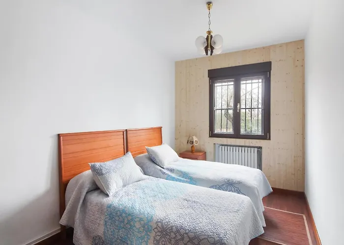 In Villamuriel With Pool And Barbecue Villamuriel De Cerrato