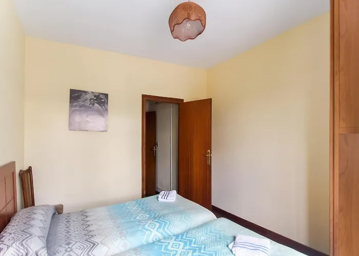 In Villamuriel With Pool And Barbecue Villa *