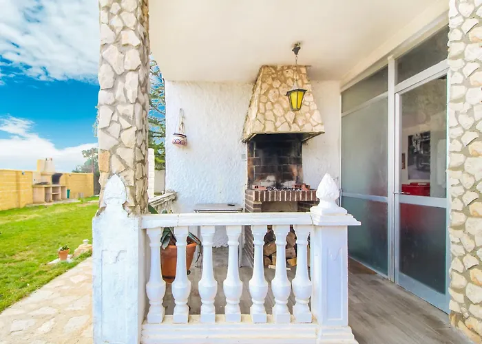 In Villamuriel With Pool And Barbecue Villa Villamuriel De Cerrato